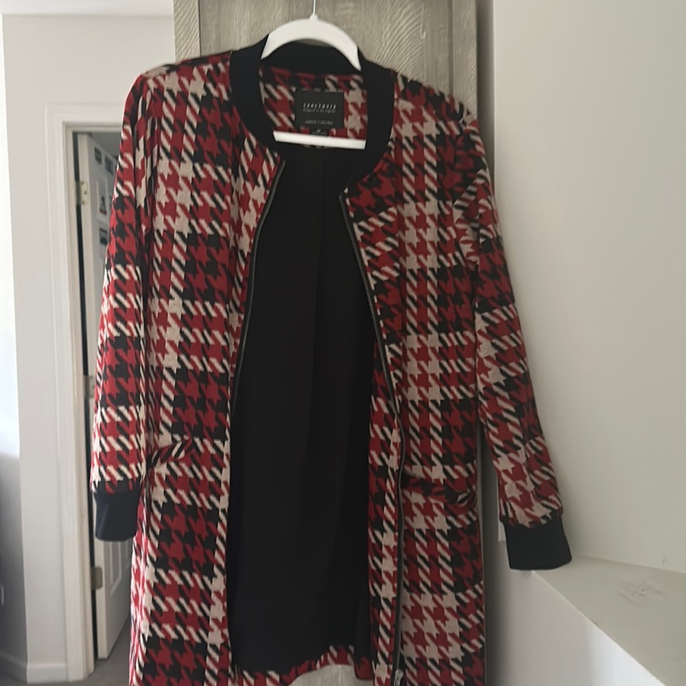 Sanctuary women’s long overcoat size Medium Petite Houndstooth pattern